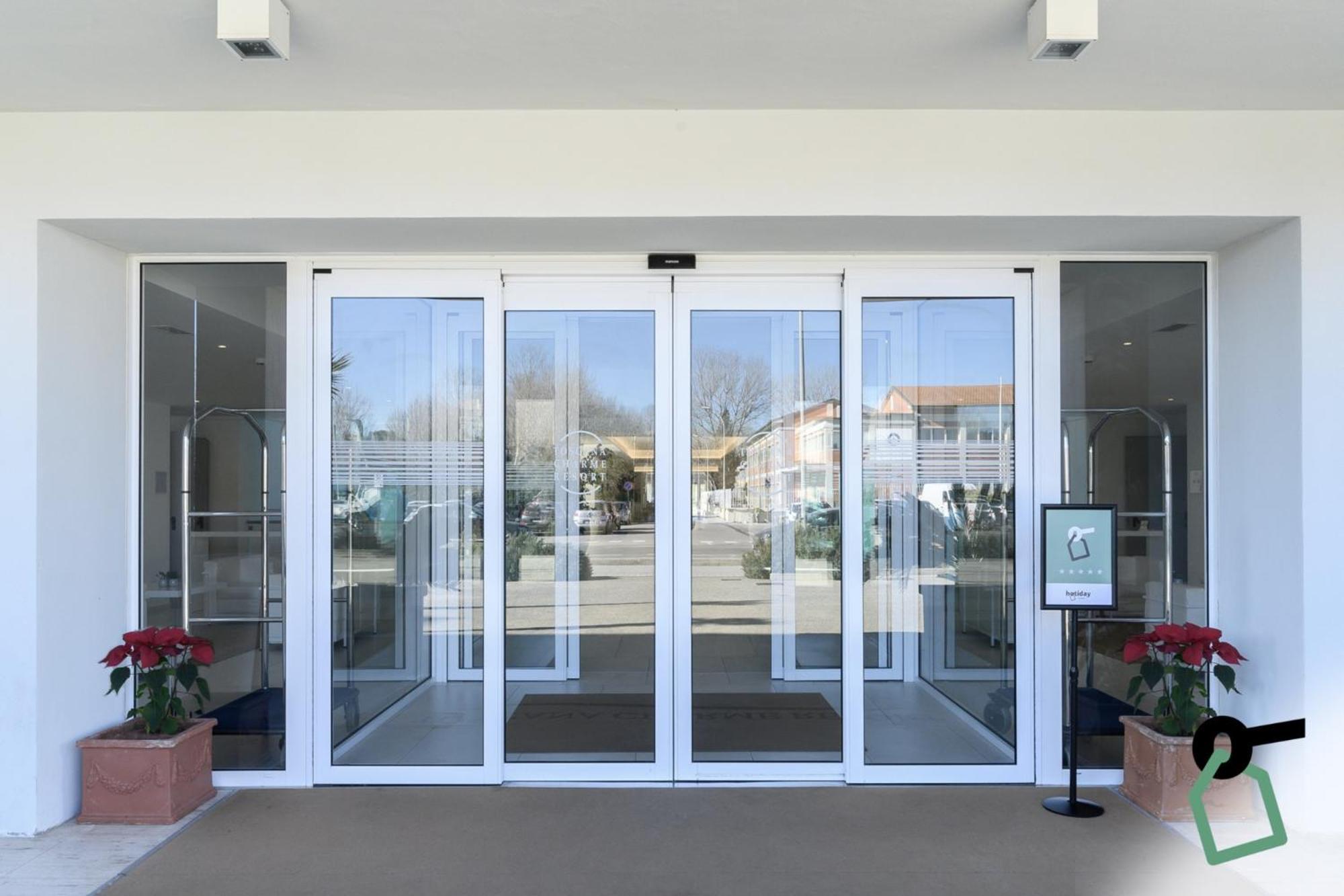 Hotiday Room Collection - Tirrenia Exterior foto